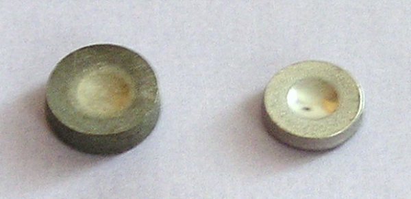 Pyramidenlager aus Stahl