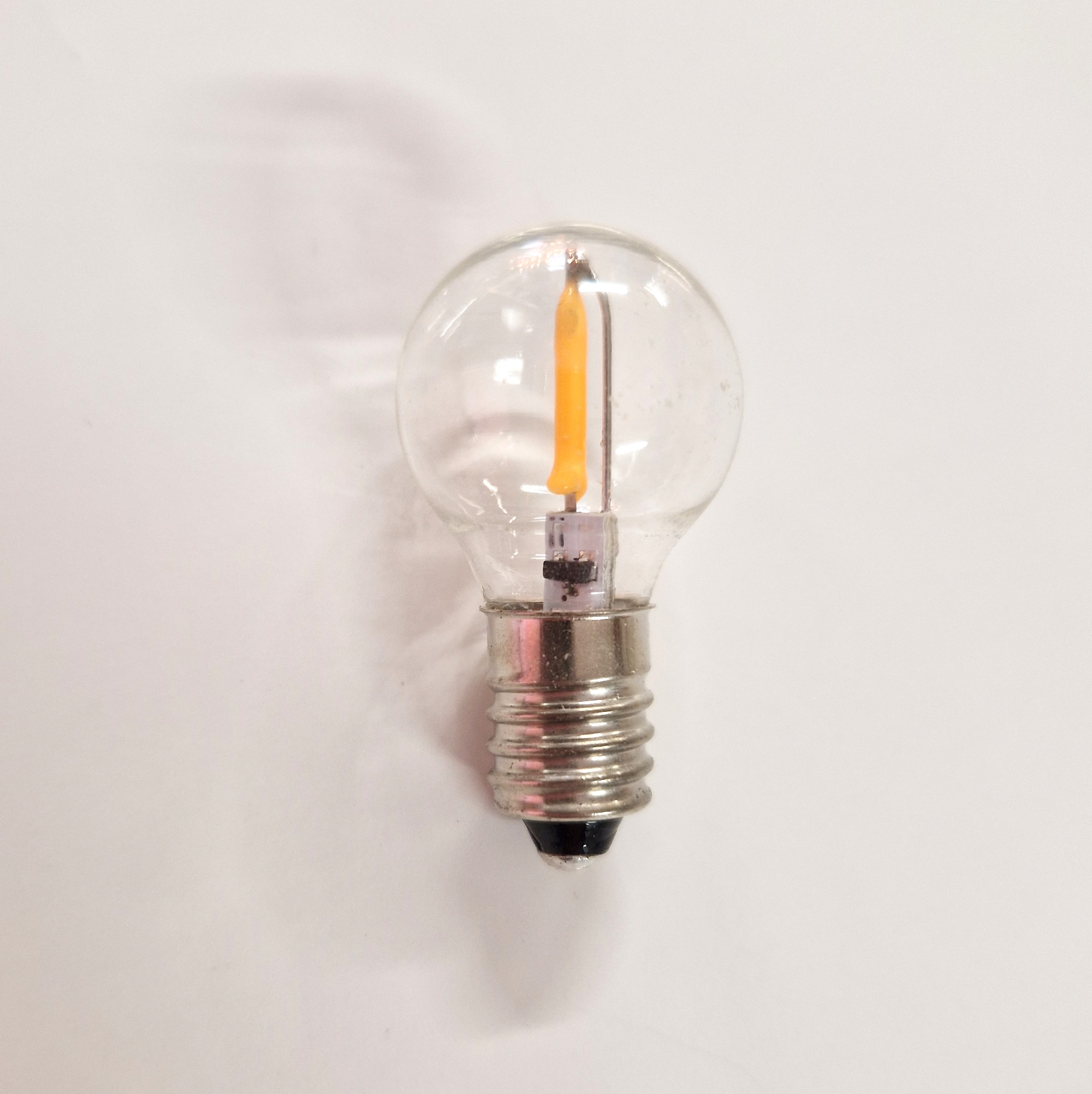 Filament-LED Kugelform mit variabler Spannung 8 bis 55 Volt