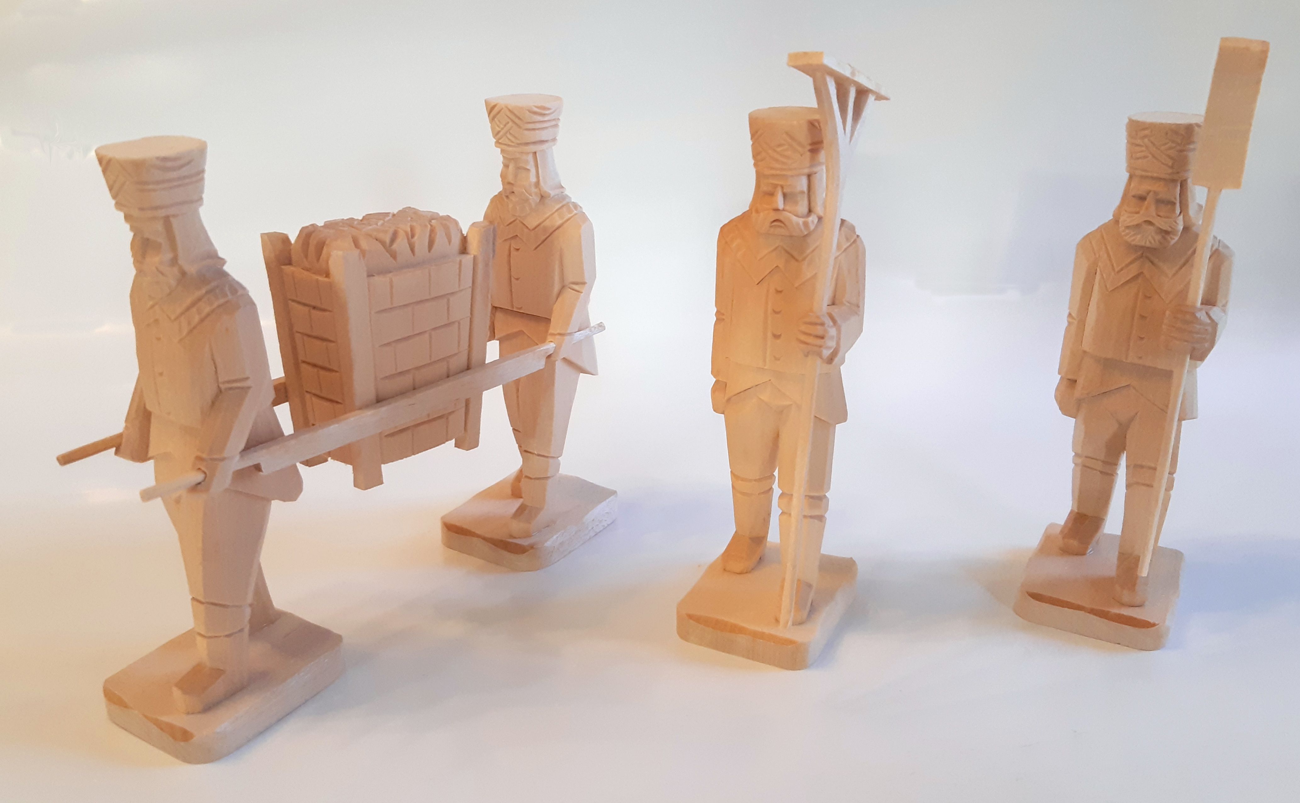 Bergmänner geschnitzt - Gruppe 3 Erzträger - vierteilig