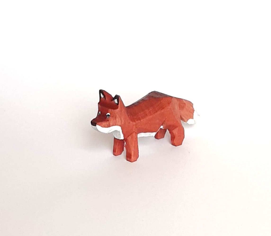 kleiner Fuchs stehend - farbig