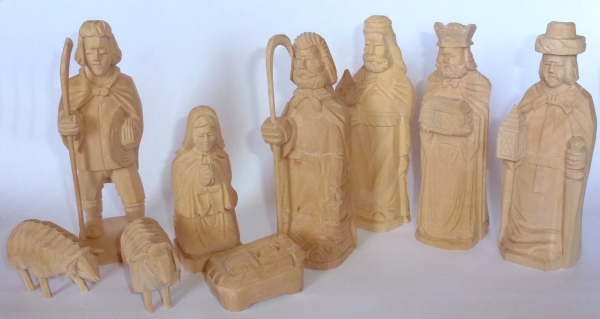 Figuren "Christi Geburt" geschnitzt - 9teilig