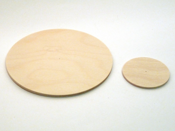 Pyramidenteller Ø 160 - 400 aus Birkesperrholz mit Zentrierbohrung