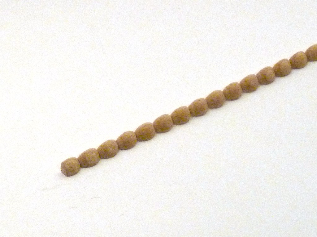 Perlleiste aus Buchenholz - geviertelt