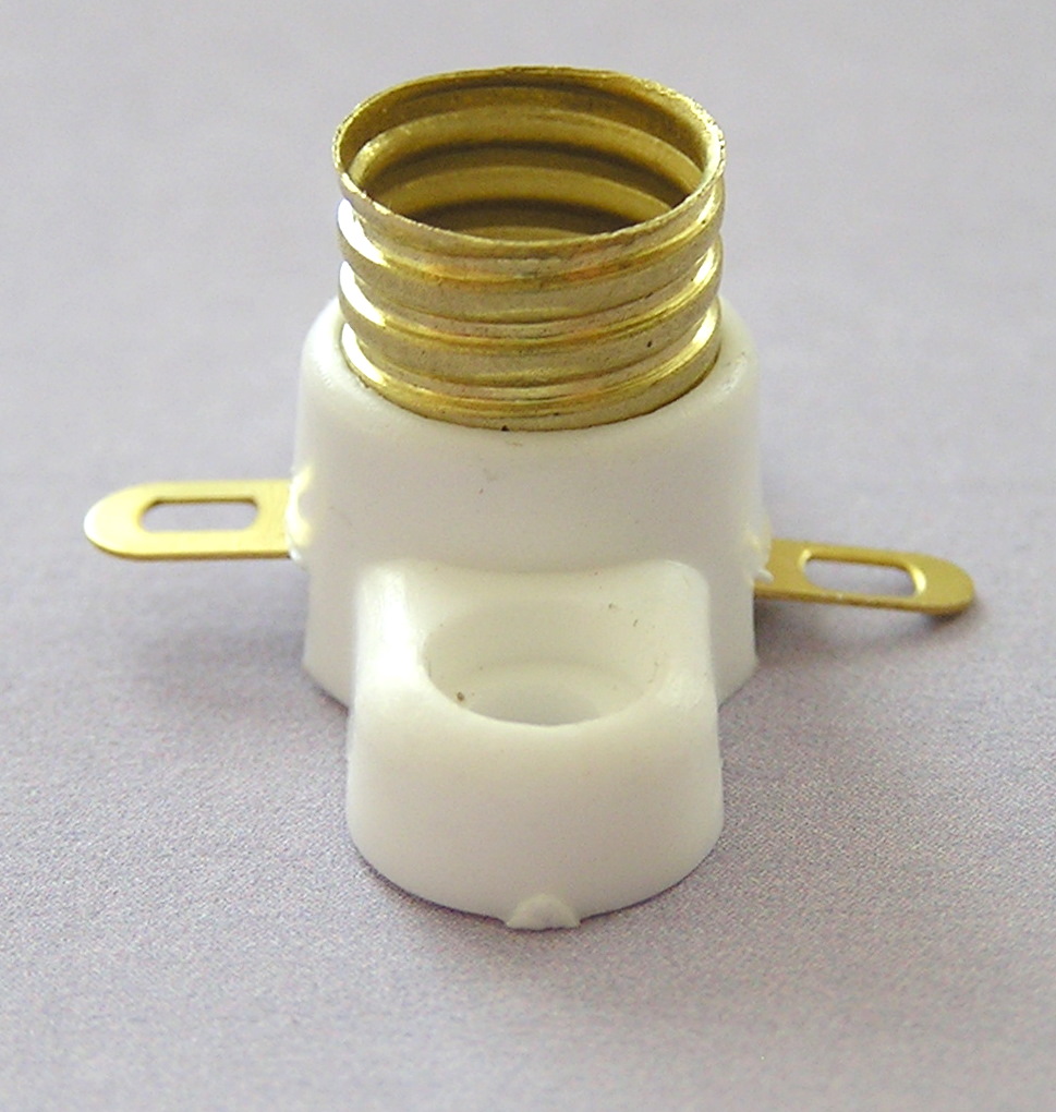 Fassung E10, mit Kunststoffuß halbisoliert