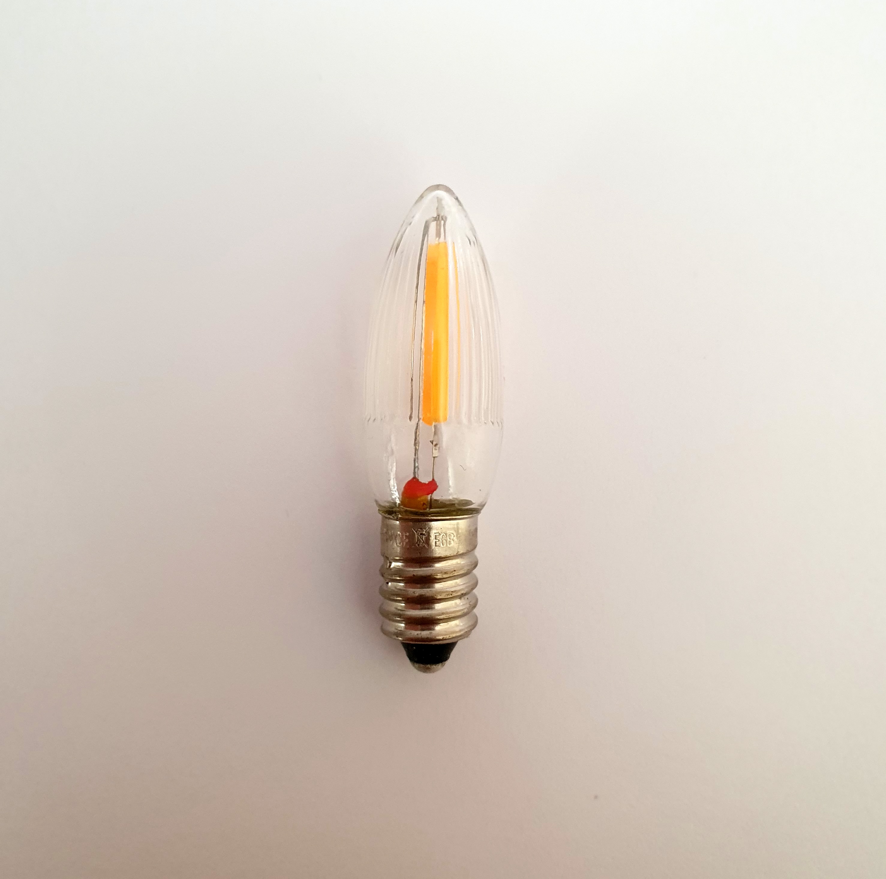 Filament-LED Spitzkerze / Riffelkerze mit variabler Spannung 8 bis 55 Volt für den Außenbereich