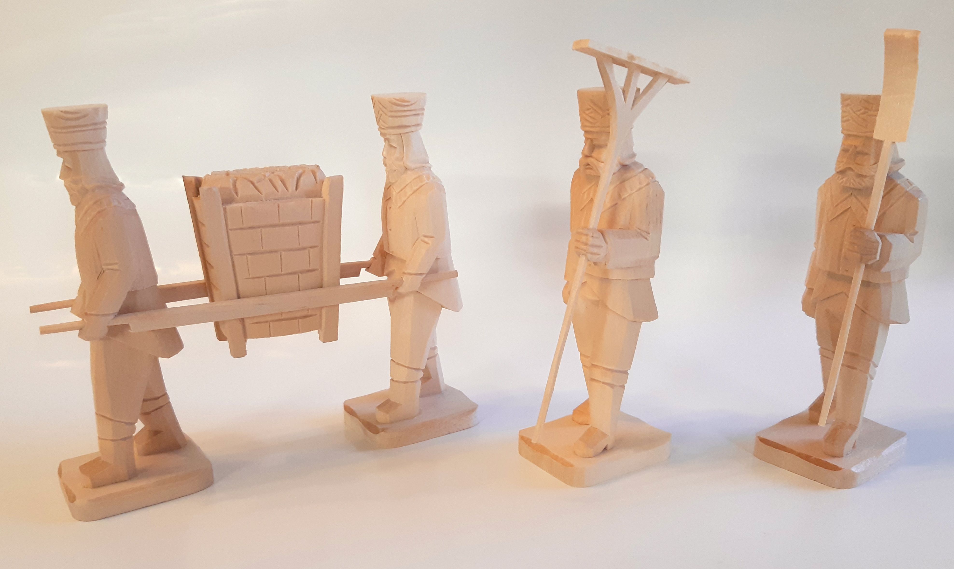 Bergmänner geschnitzt - Gruppe 3 Erzträger - vierteilig