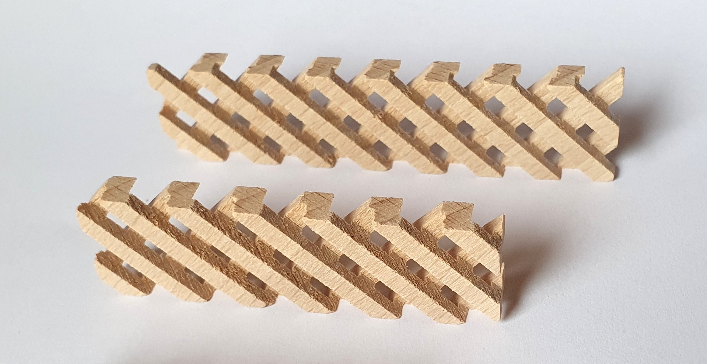 Jägerzaun aus massiv Buchenholz 3D