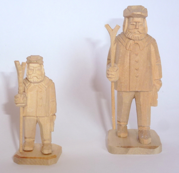 Holzfäller mit Säge - geschnitzt